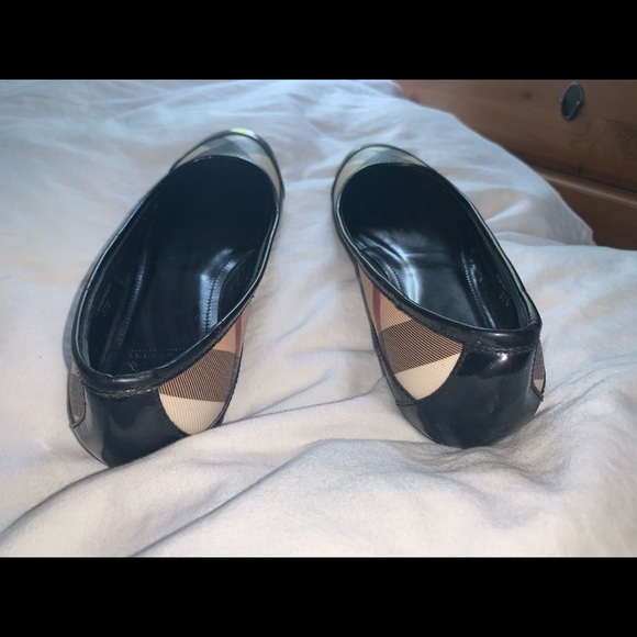 BURBERRY FLATS - Picture 9 of 9